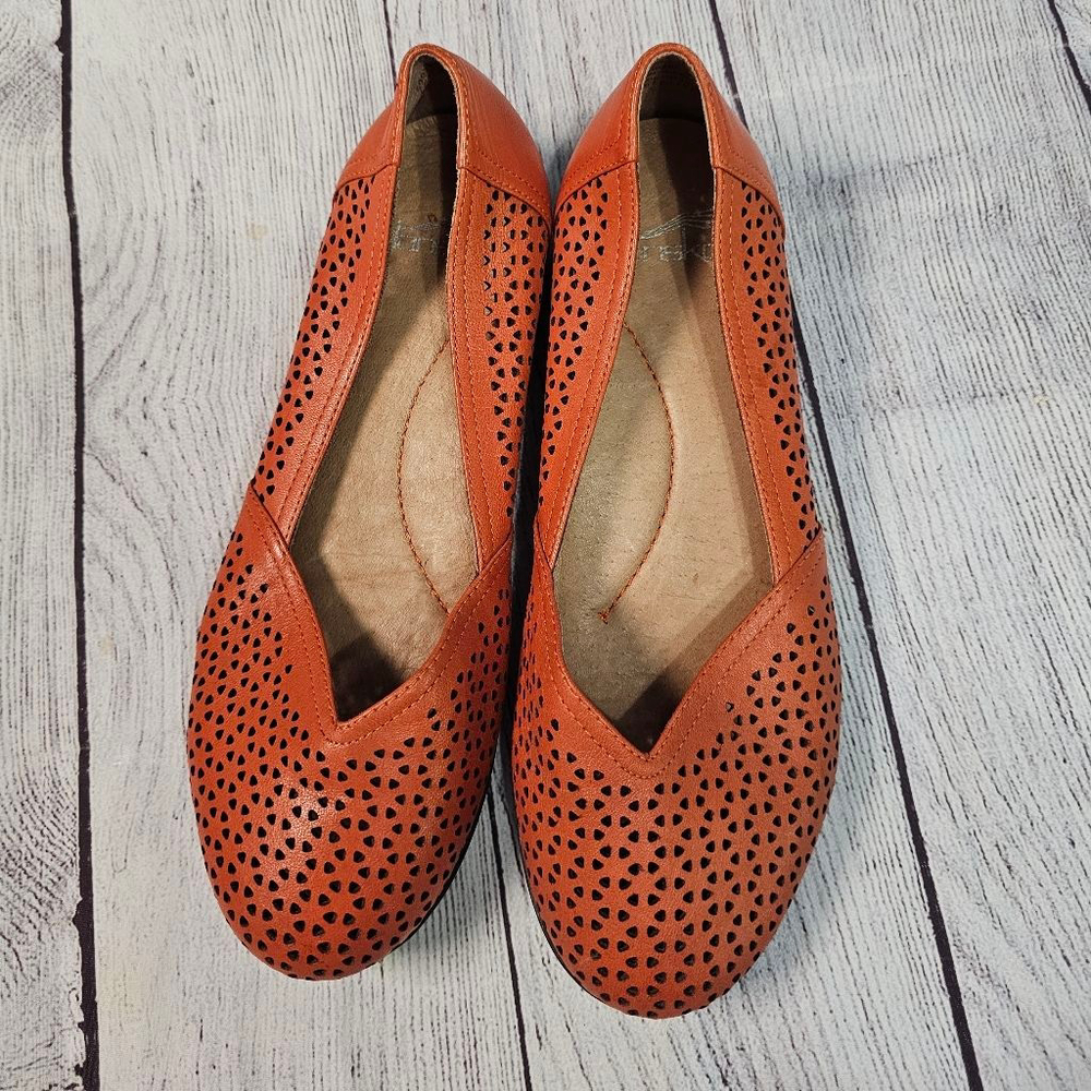 Dansko sz 36 salmon pink slip on flats - Picture 9 of 10